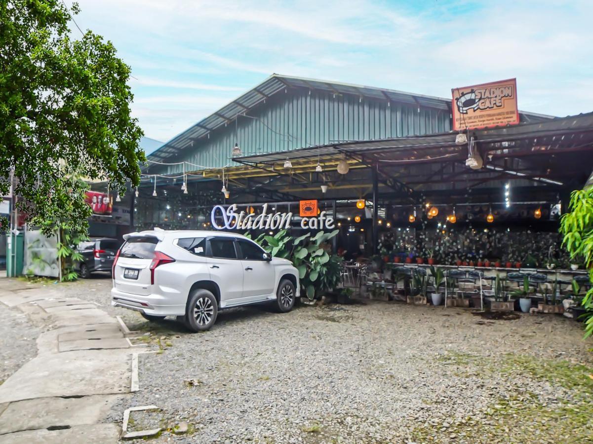 OYO 990 Stadion Residence Syariah Medan Exterior foto